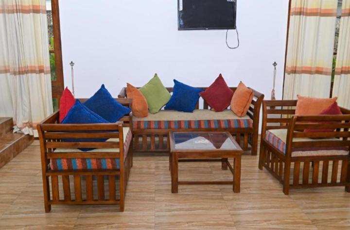 Negombo Royal Villa By Hotel Oviniru Eksteriør bilde