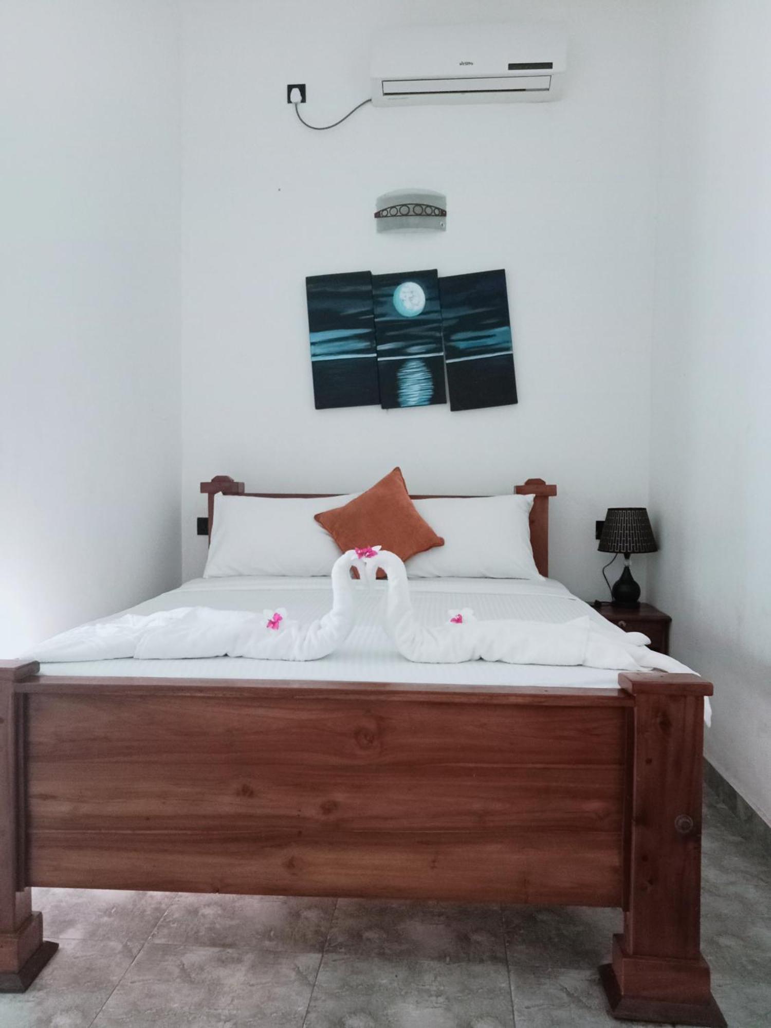 Negombo Royal Villa By Hotel Oviniru Eksteriør bilde