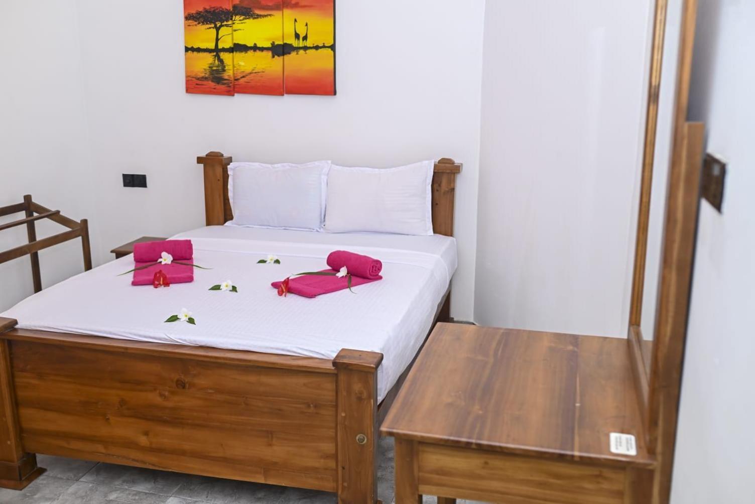 Negombo Royal Villa By Hotel Oviniru Eksteriør bilde